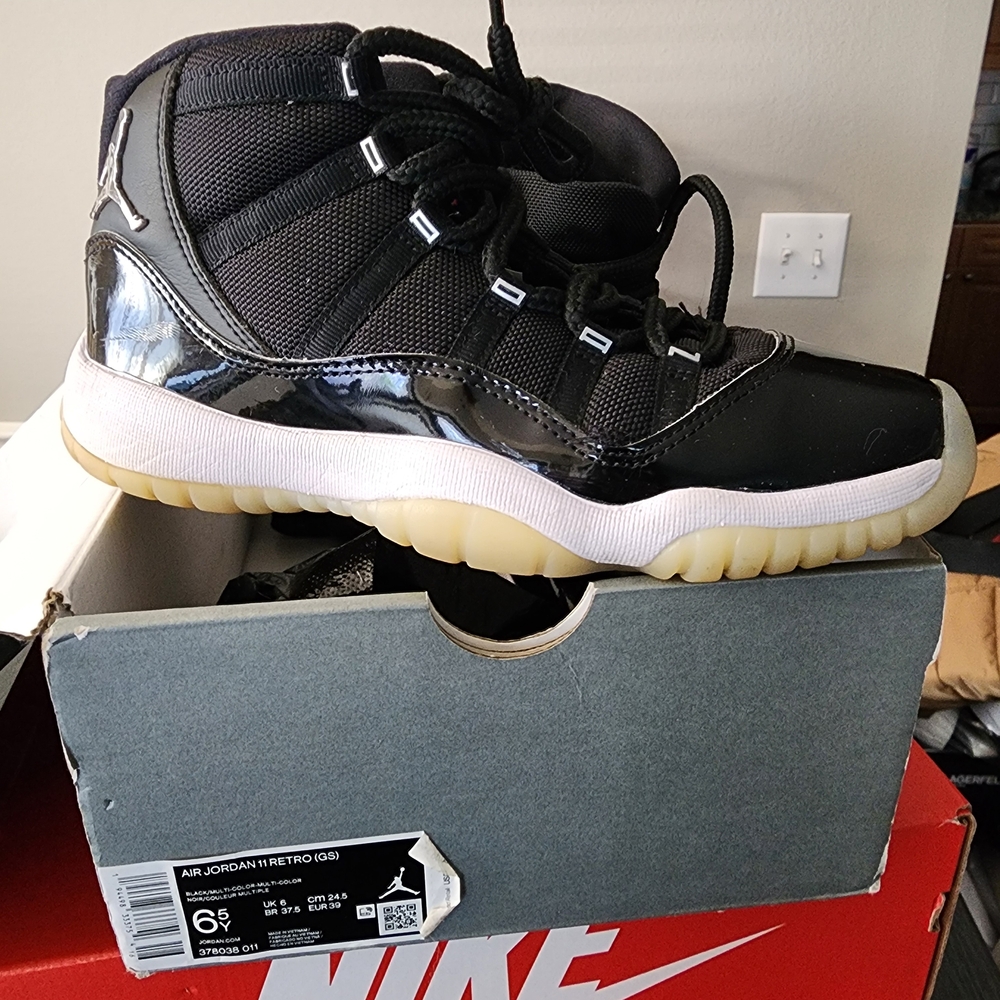 Nike Air Jordan Retro Kids Shoes - Black and White